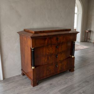Comò Biedermeier 1810 Mogano