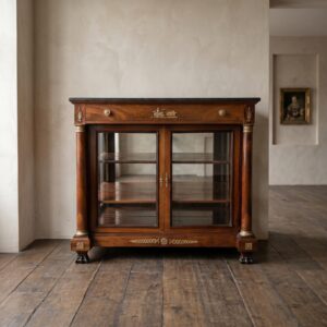Vitrine Geschirrschrank Anrichte Biedermeier 1820 Mahagoni