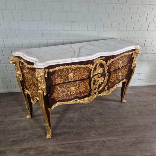 Kommode Nussbaum Marmor 1,55 m Versace-Stil