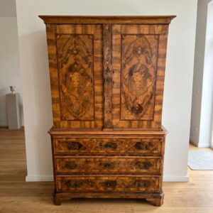 Kommodenaufsatzschrank Schrank Barock 1760 Nussbaum
