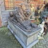 Skulptur Dekoration Löwen Bronze mit Steinsockel 1,70 m - immagine 4