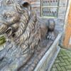 Skulptur Dekoration Löwen Bronze mit Steinsockel 1,70 m - immagine 7