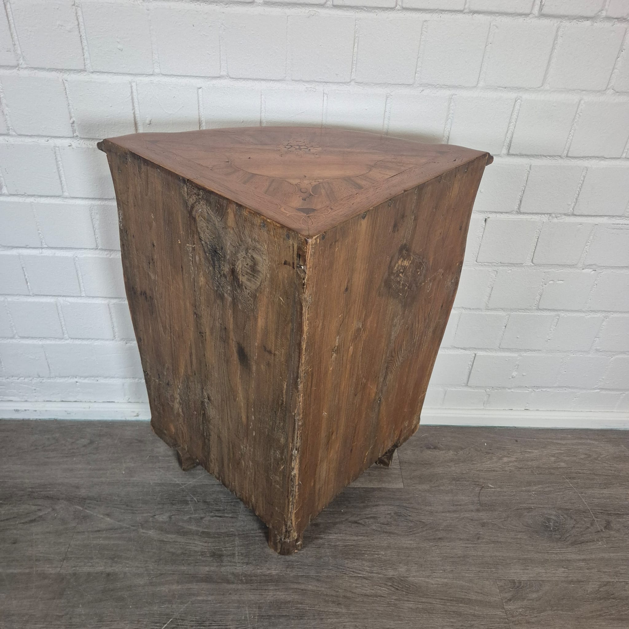 Set di mobili angolari (angoliera e commode) Barocco 1770 Noce - immagine 25