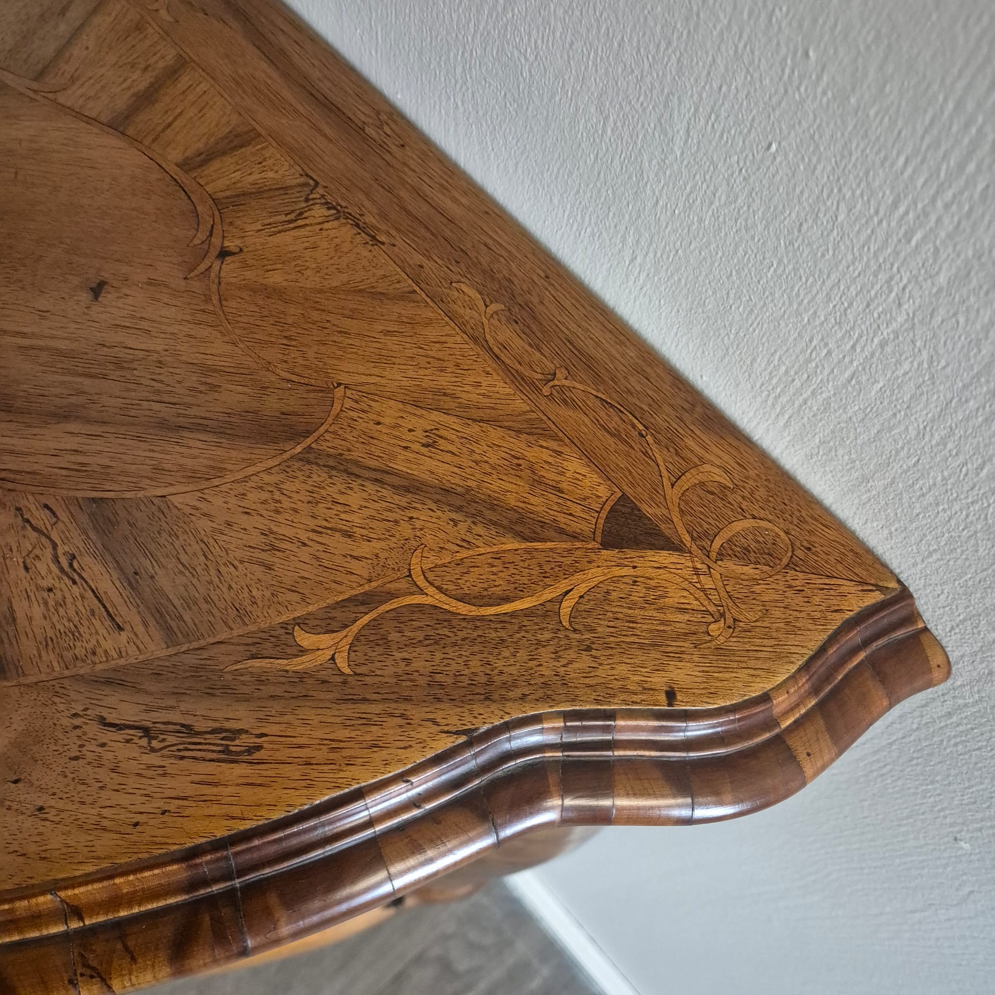 Set di mobili angolari (angoliera e commode) Barocco 1770 Noce - immagine 31