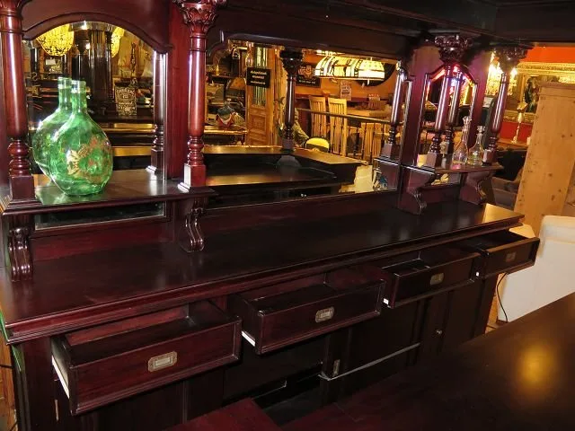 Hausbar Mahagoni 2,80 m