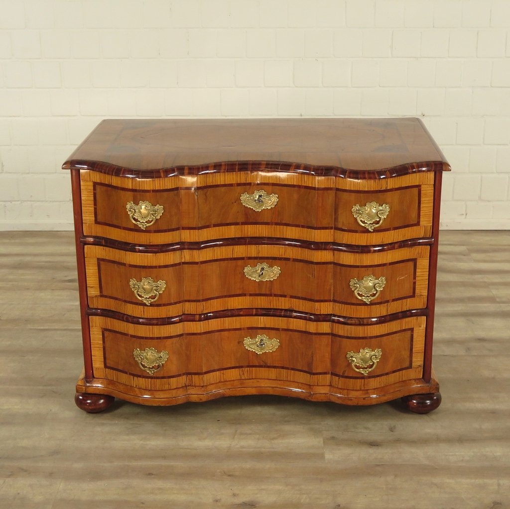 Kommode Nussbaum Barock 1780