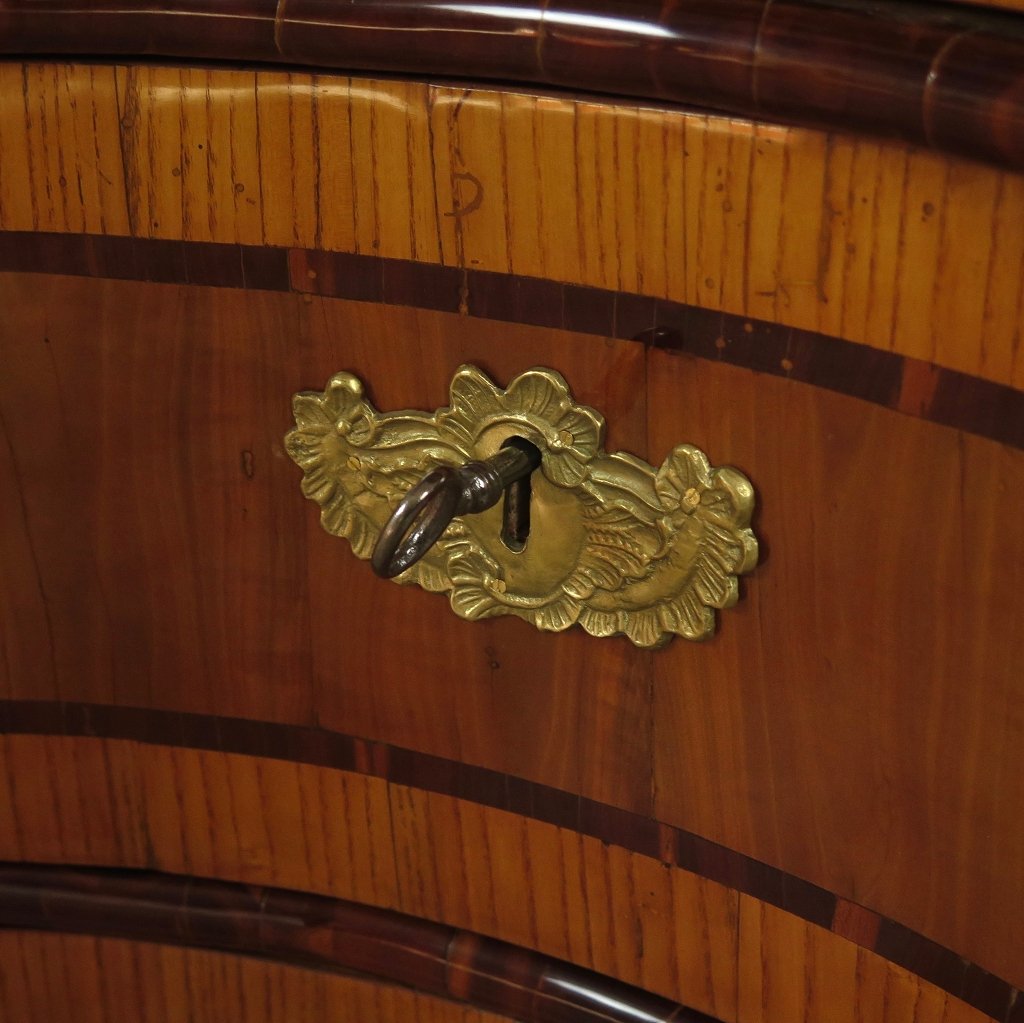 Kommode Nussbaum Barock 1780
