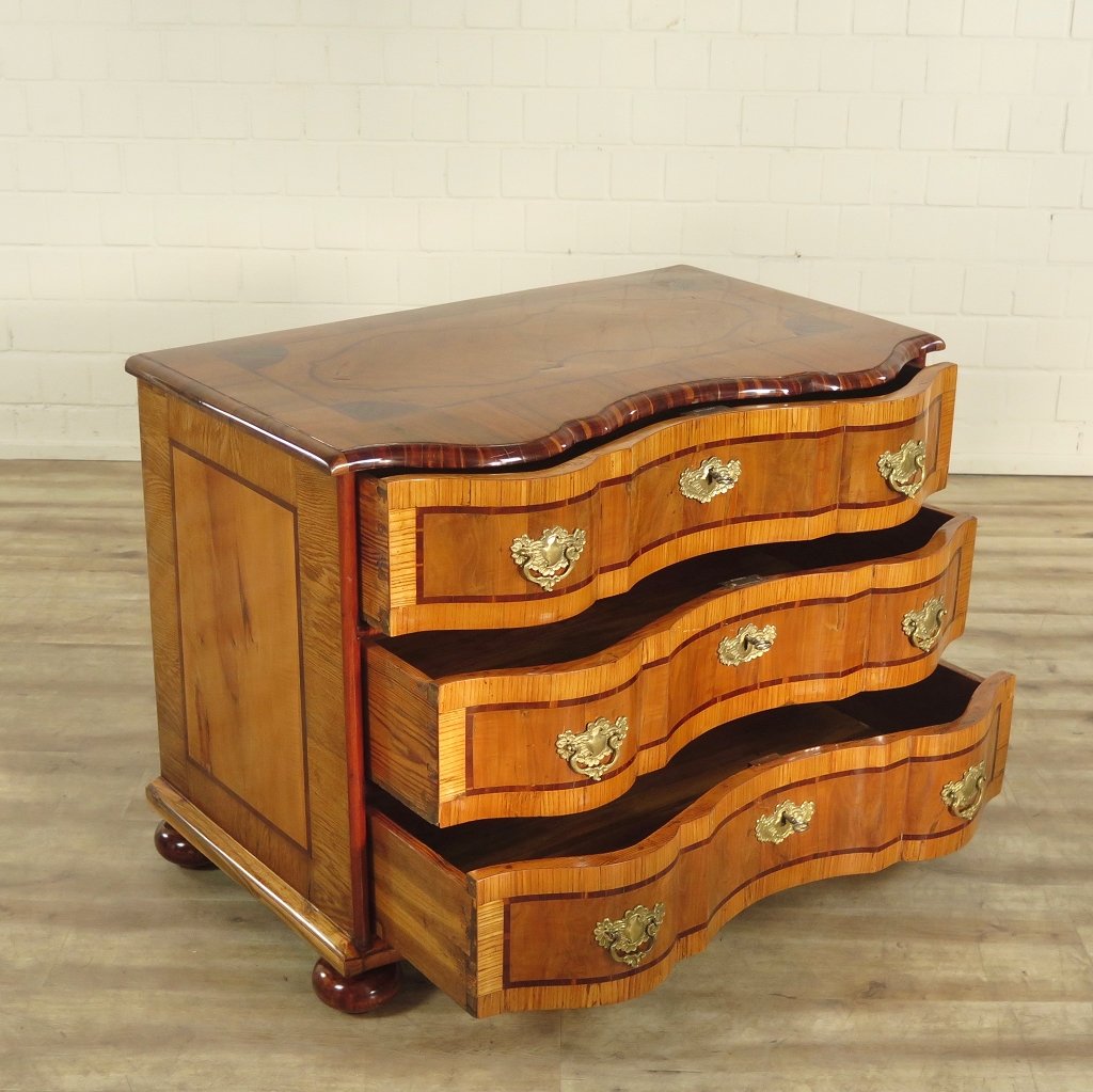 Kommode Nussbaum Barock 1780