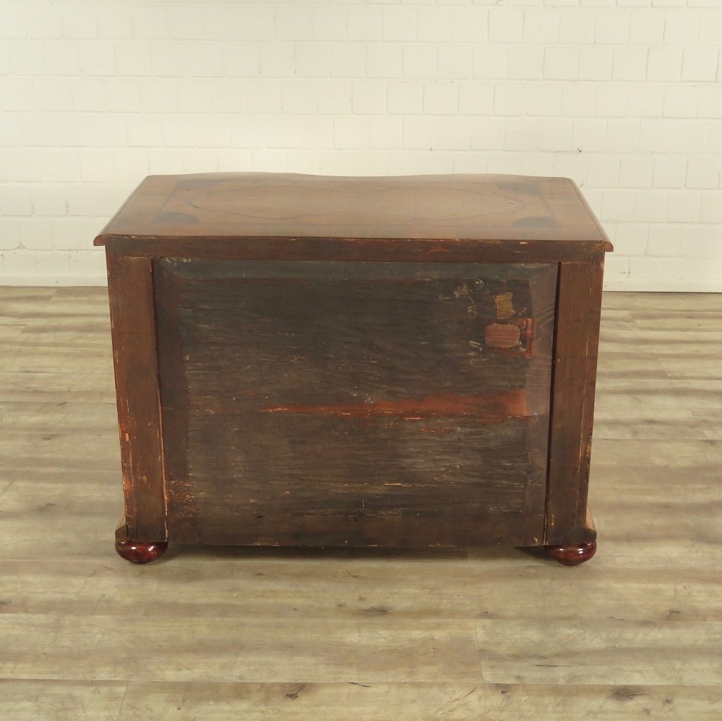 Kommode Nussbaum Barock 1780