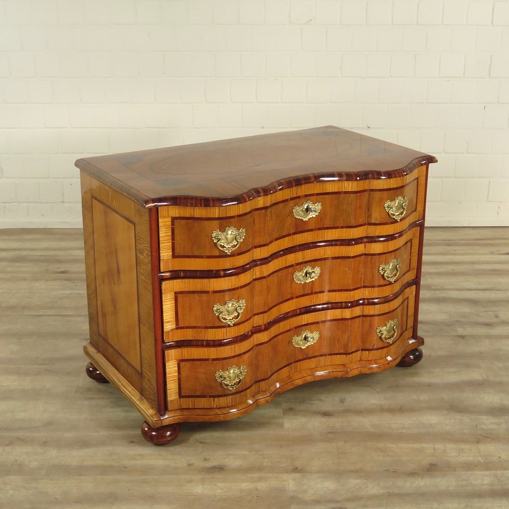 Kommode Nussbaum Barock 1780