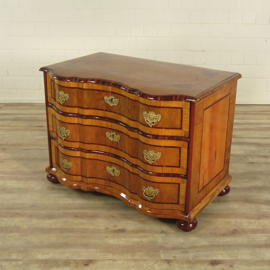 Kommode Nussbaum Barock 1780