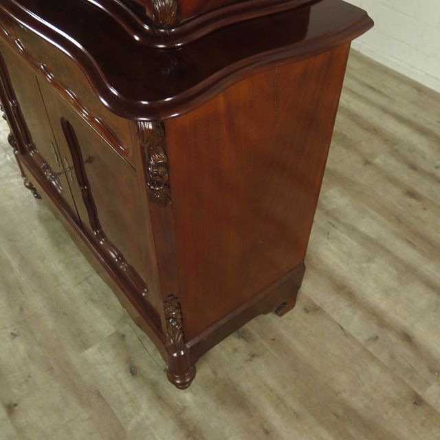 Vitrine Bonheur Historismus 1860