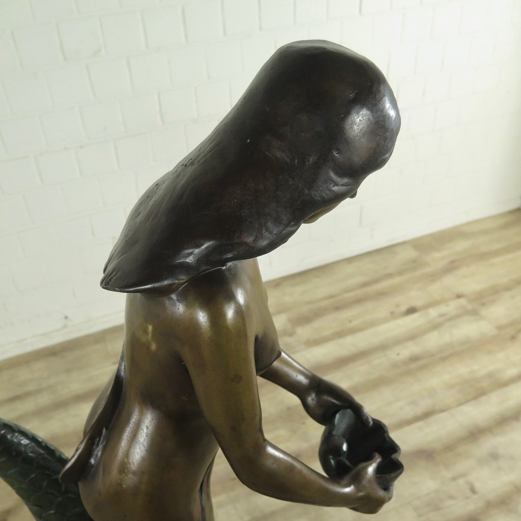 Wasserspeier Skulptur Frau auf Fisch Bronze 1,50 m