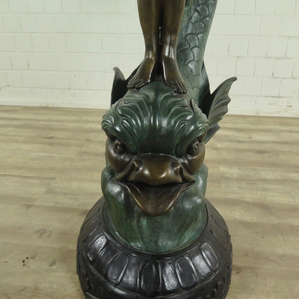Wasserspeier Skulptur Frau auf Fisch Bronze 1,50 m