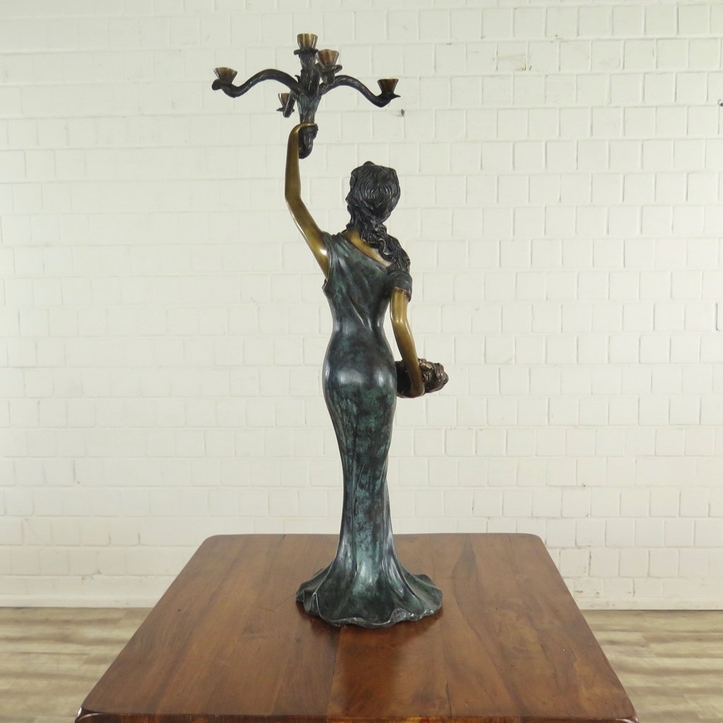 Kerzenständer Frau Bronze 1,06 m