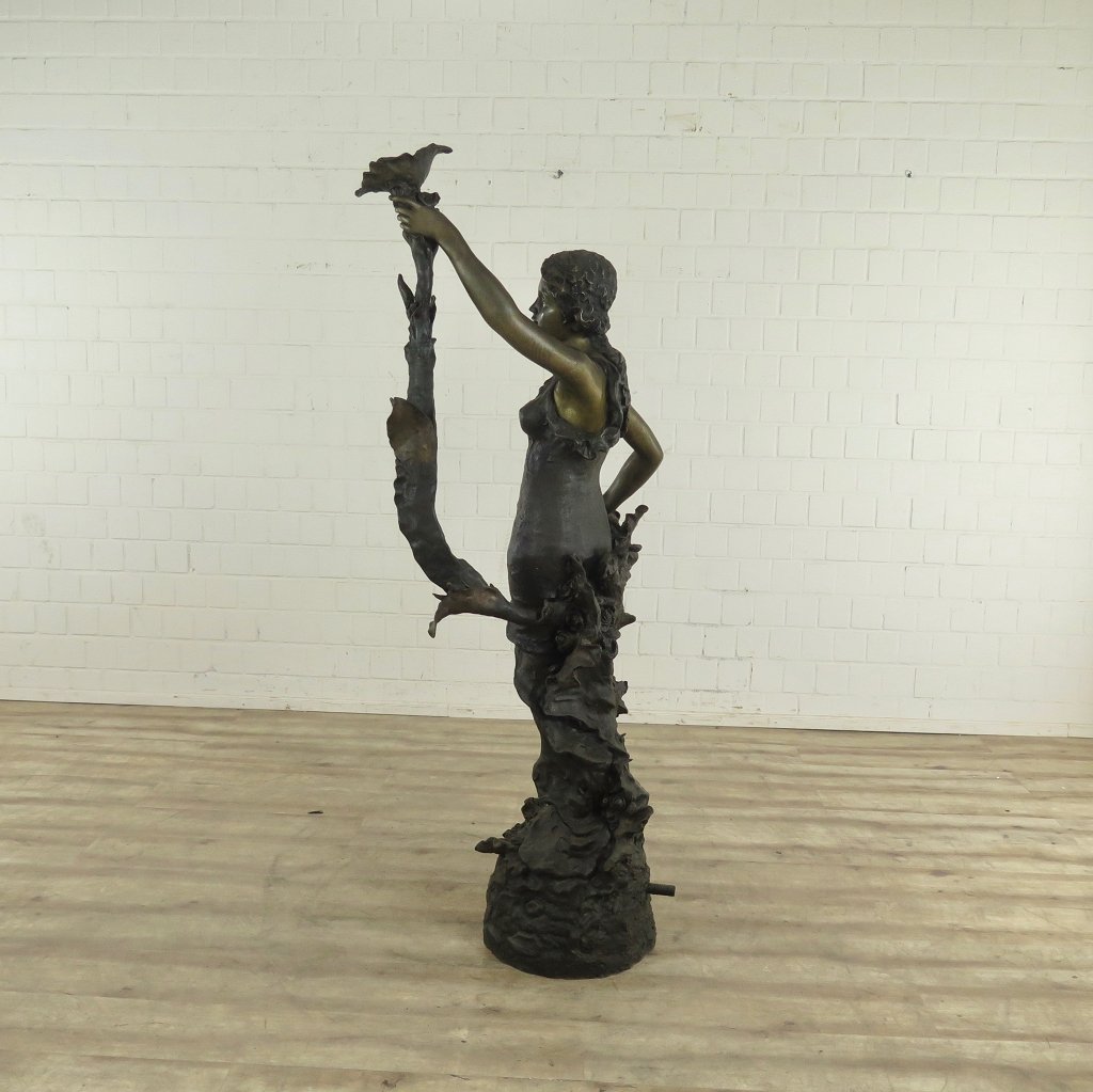 Wasserspeier Frau Bronze 1,82 m