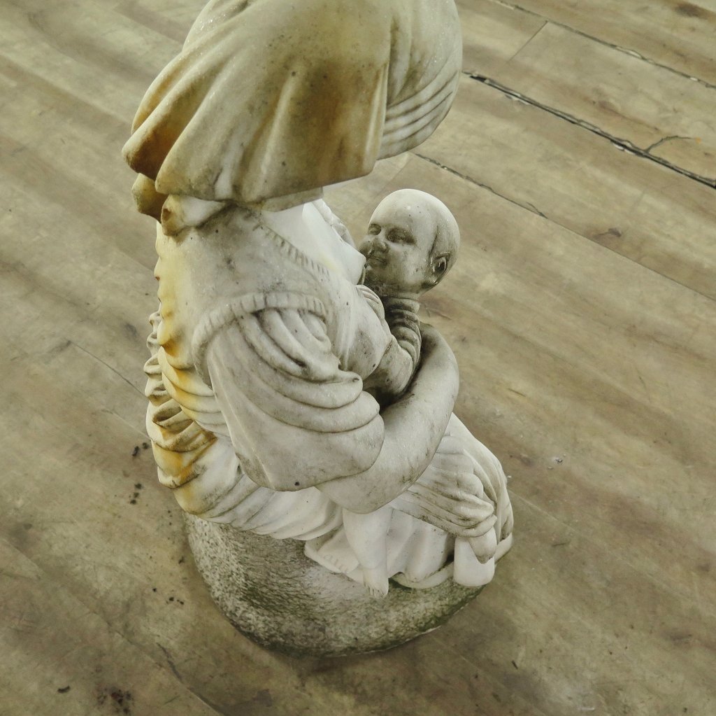 Skulptur Stillende Mutter Marmor 0,85 m