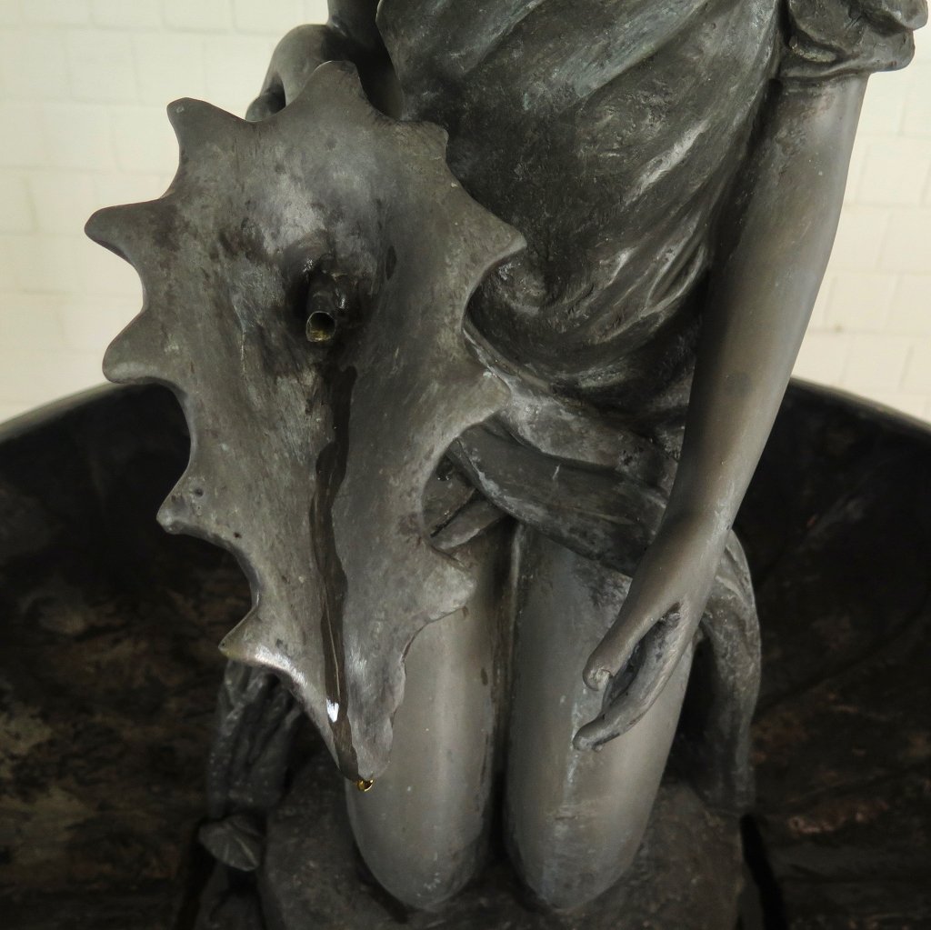 Wasserspeier Frau Bronze 1,60 m