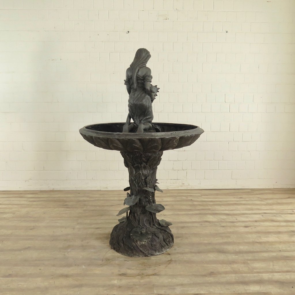 Wasserspeier Frau Bronze 1,60 m