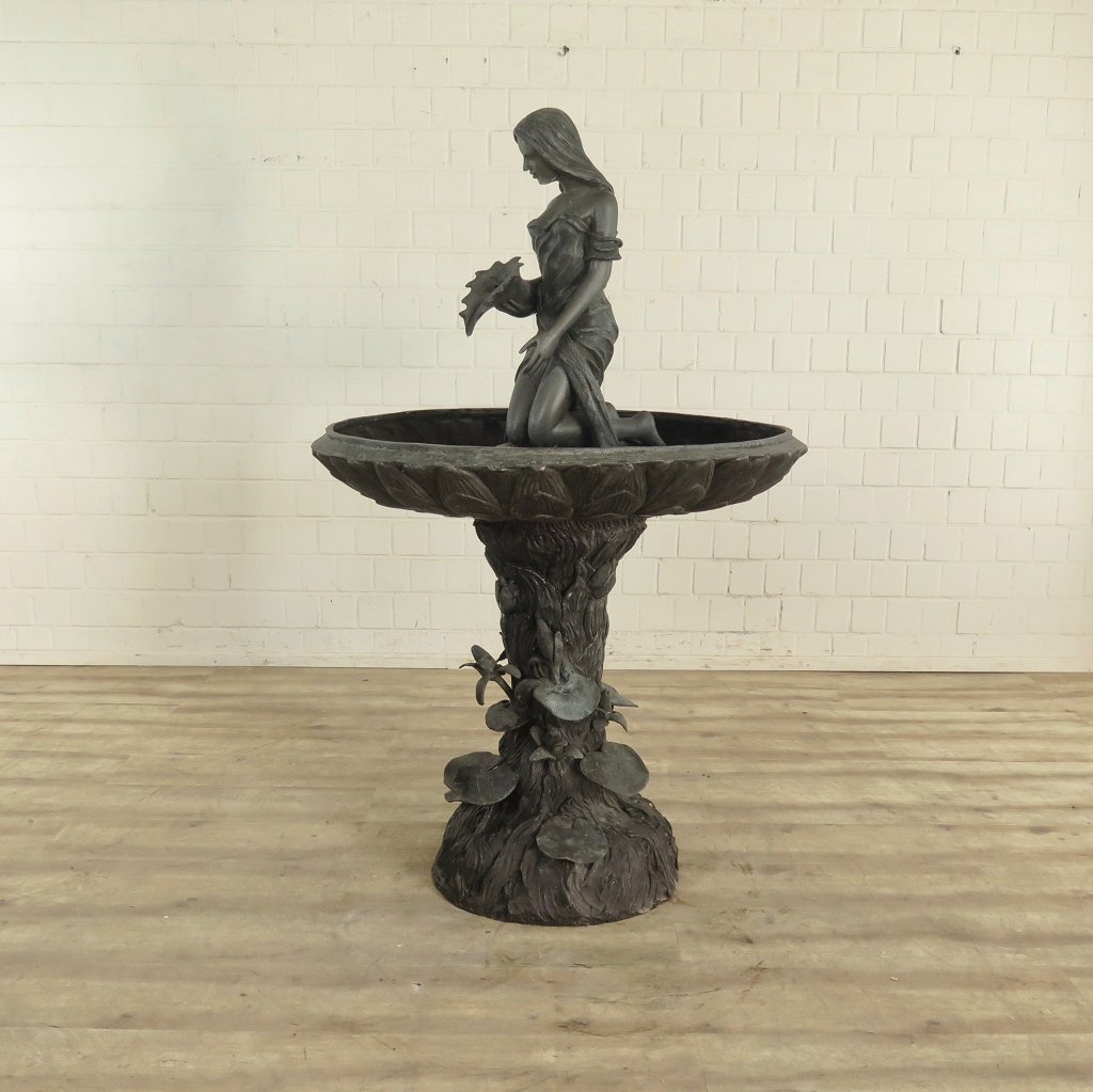 Wasserspeier Frau Bronze 1,60 m
