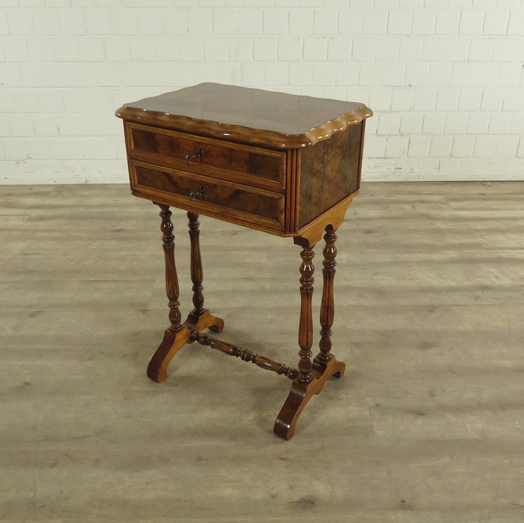 Nähtisch Biedermeier 1860 Nussbaum