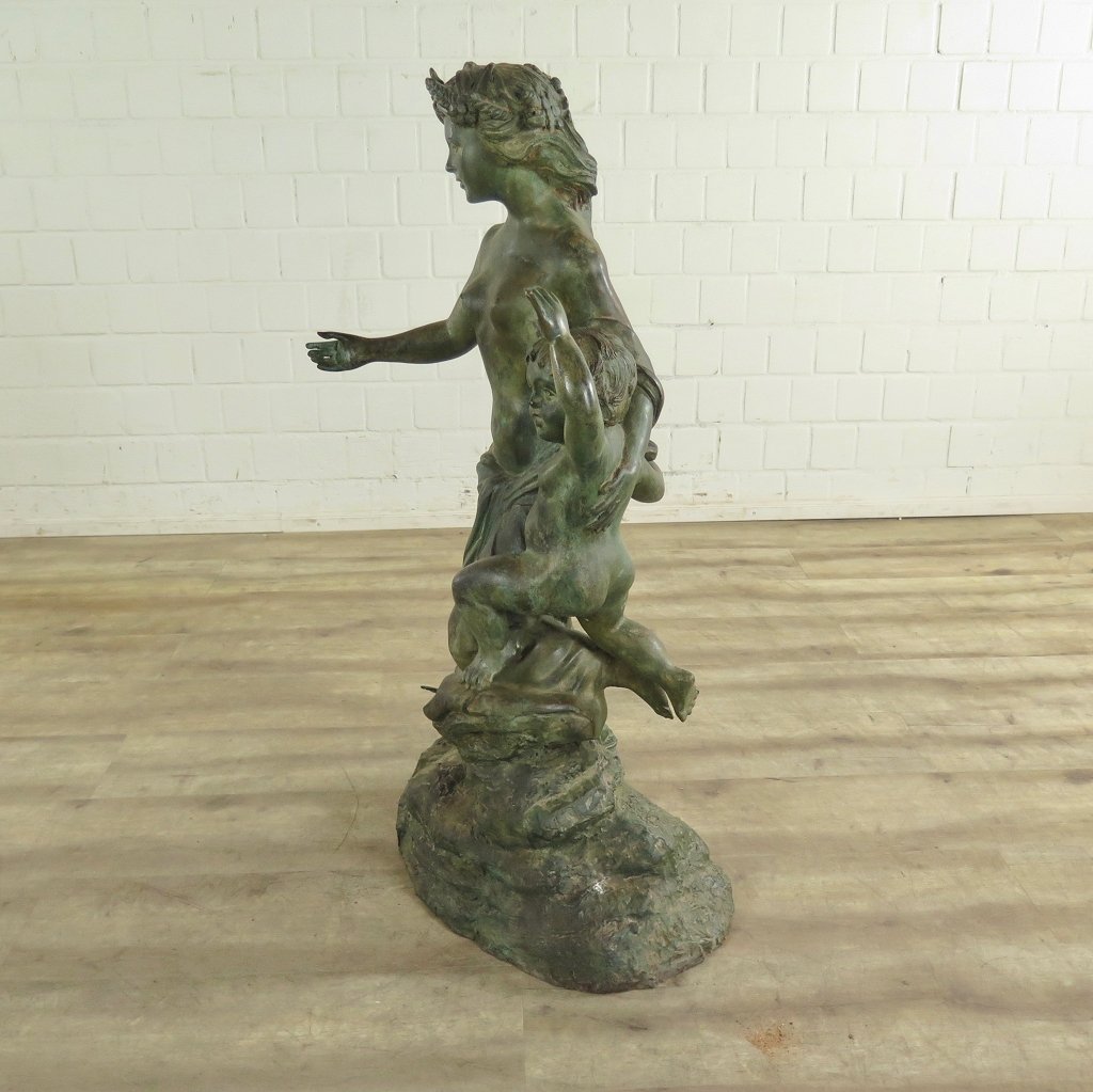 Skulptur Figur Frau mit Kind Bronze