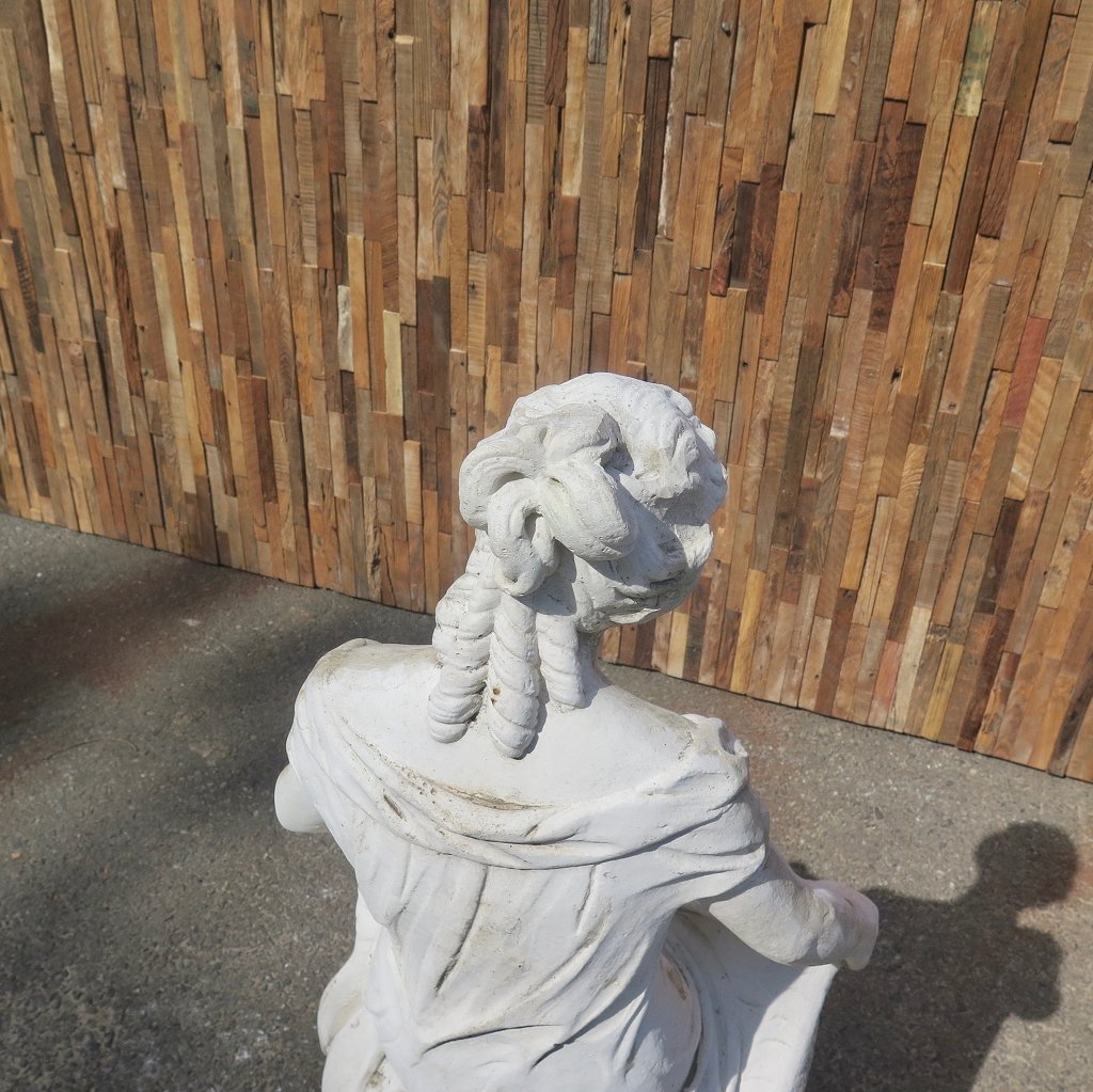 Wasserspeier Beton Frau mit Fisch 1,00 m