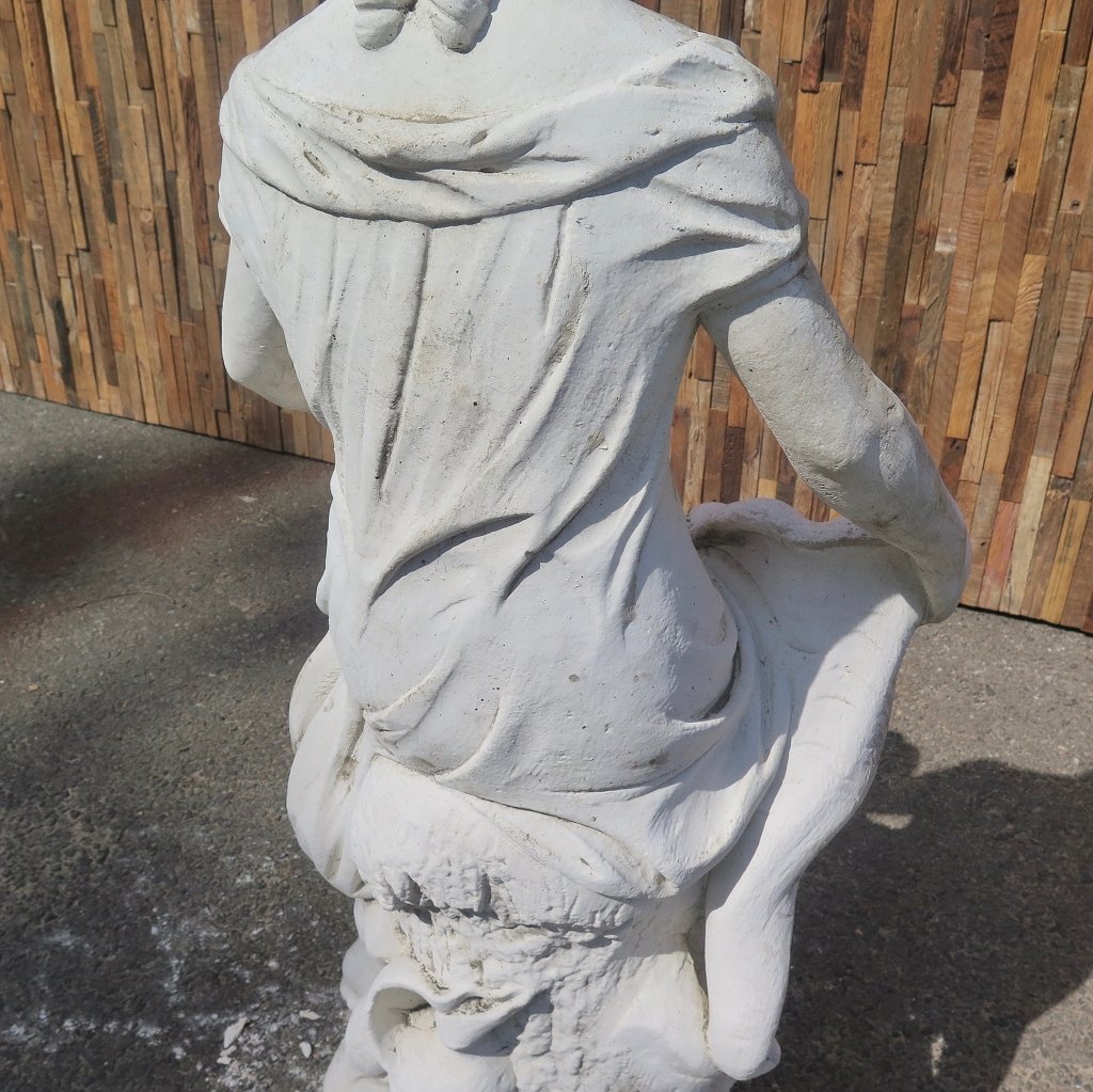 Wasserspeier Beton Frau mit Fisch 1,00 m