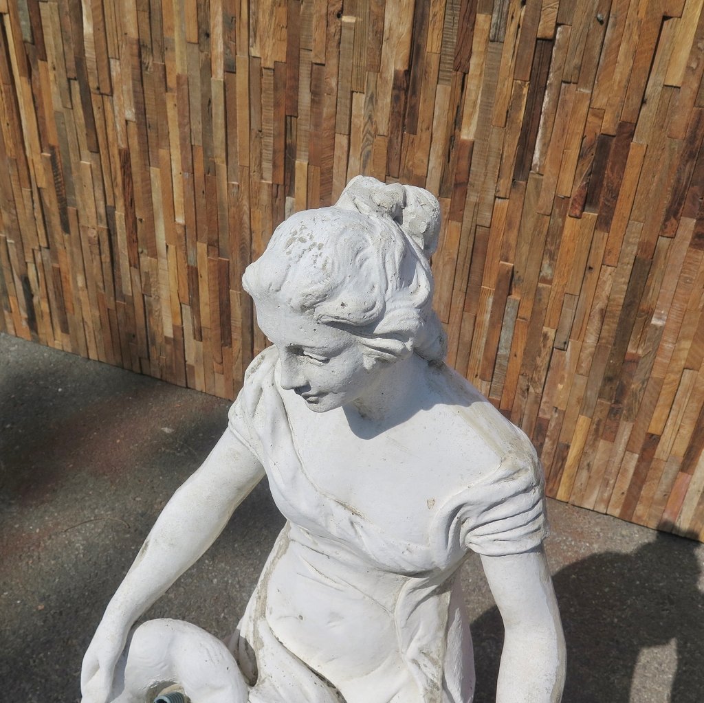 Wasserspeier Beton Frau mit Fisch 1,00 m