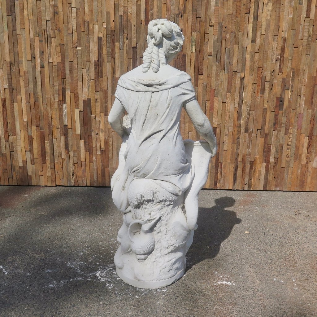Wasserspeier Beton Frau mit Fisch 1,00 m