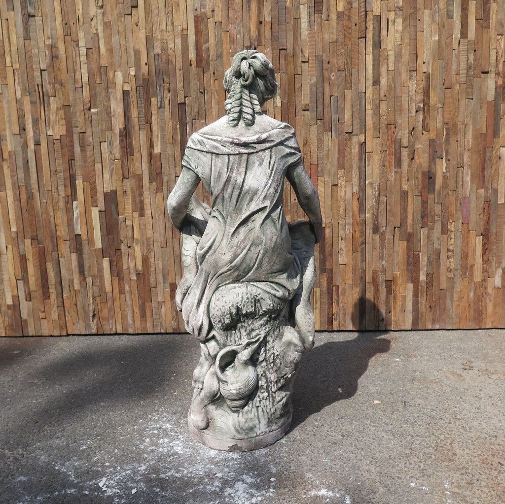 Wasserspeier Beton Frau mit Fisch 1,00 m