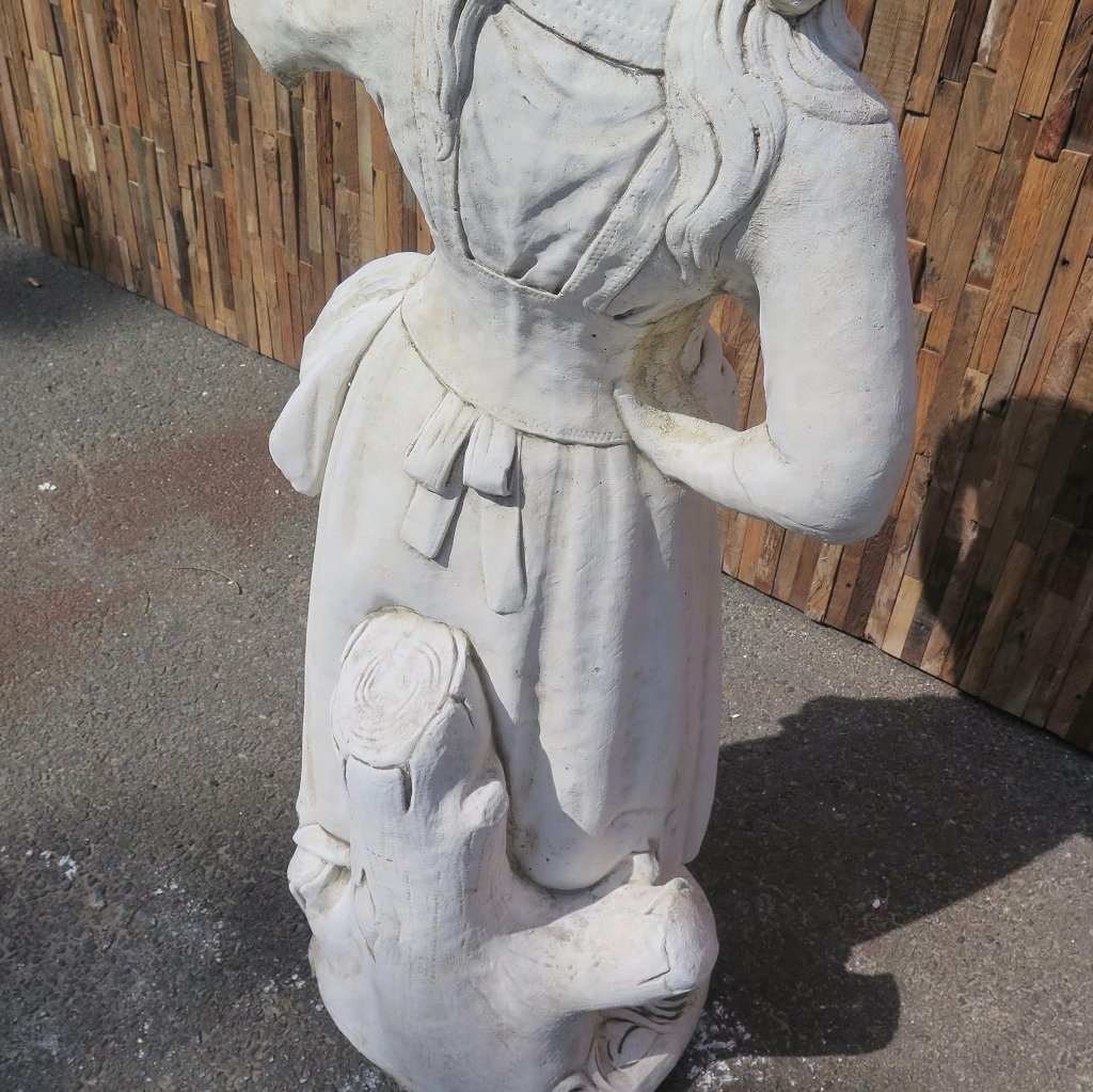 Dekoration Beton Bauernmädchen mit Korb 1,08 m