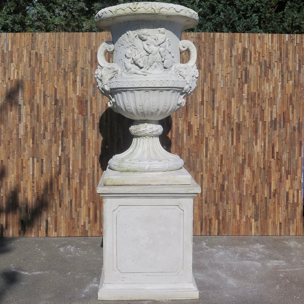 Vase Blumenkübel auf Sockel 2,27 m