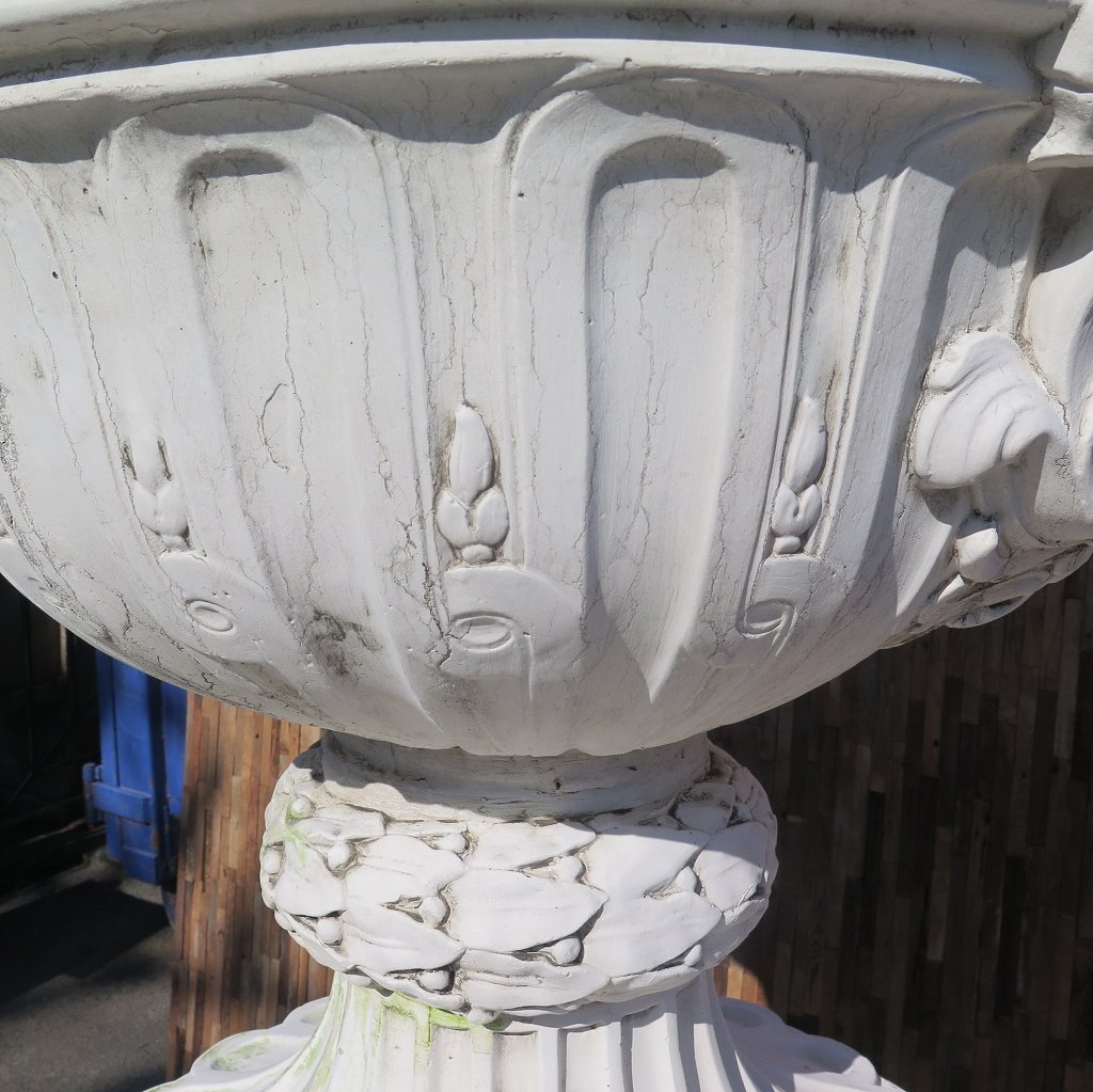 Vase Blumenkübel auf Sockel 2,27 m