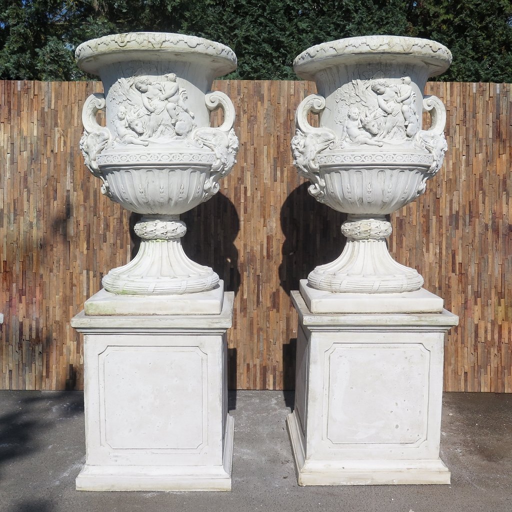 Vase Blumenkübel auf Sockel 2,27 m