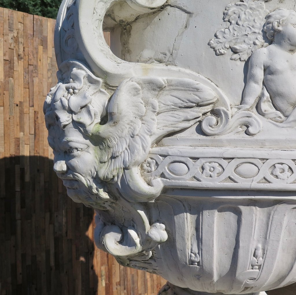 Vase Blumenkübel auf Sockel 2,27 m