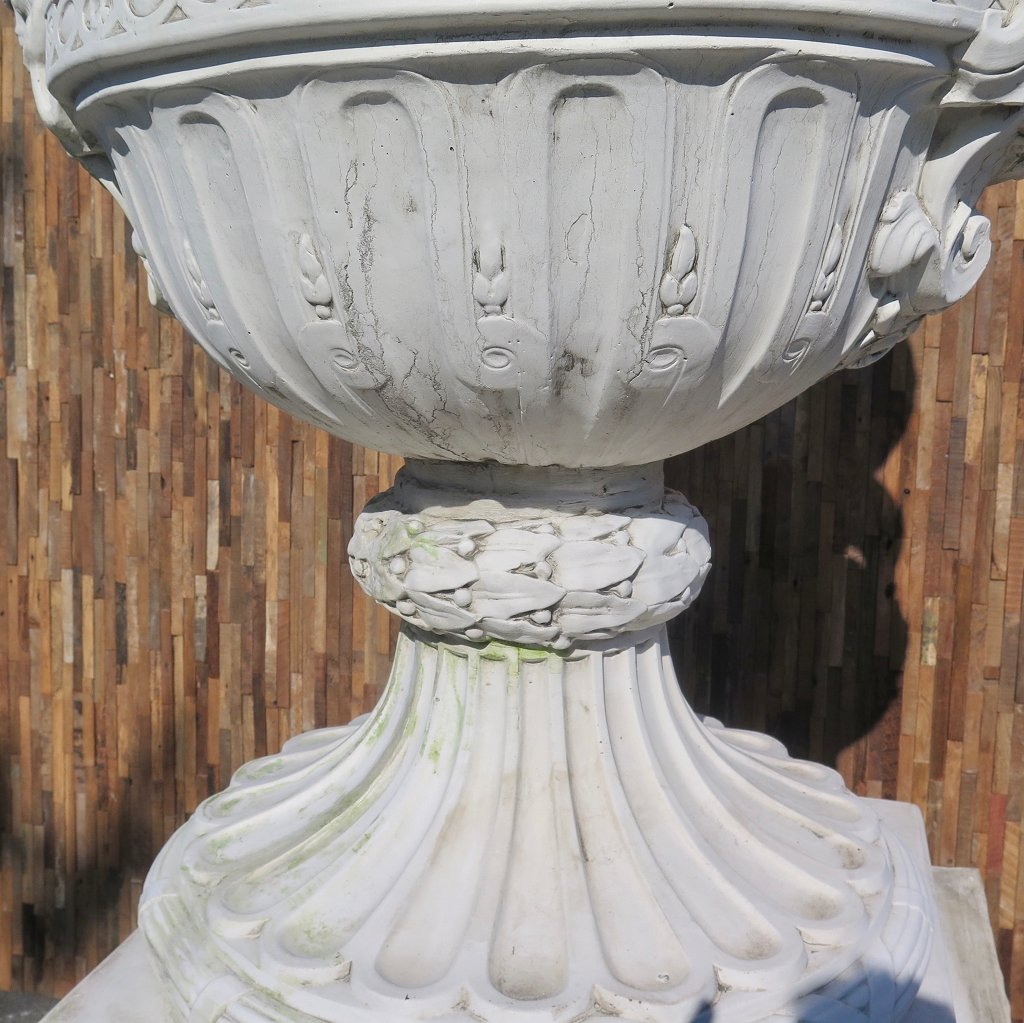 Vase Blumenkübel auf Sockel 2,27 m