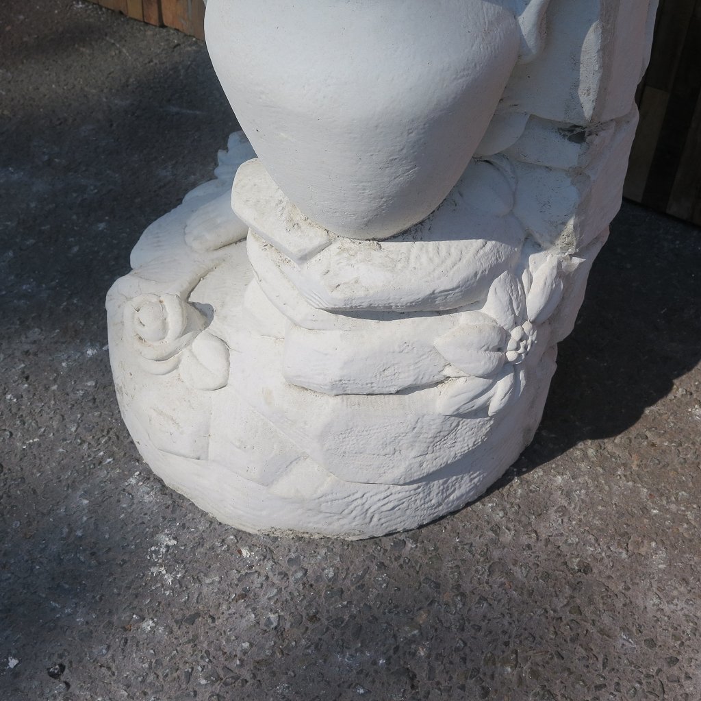 Wasserspeier Beton Frau mit Wasserkrug 1,00 m