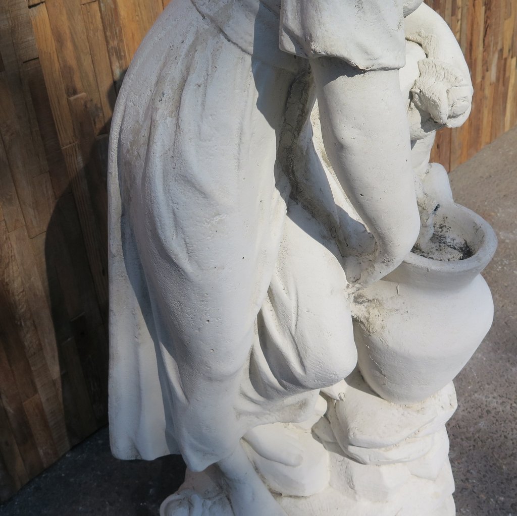 Wasserspeier Beton Frau mit Wasserkrug 1,00 m
