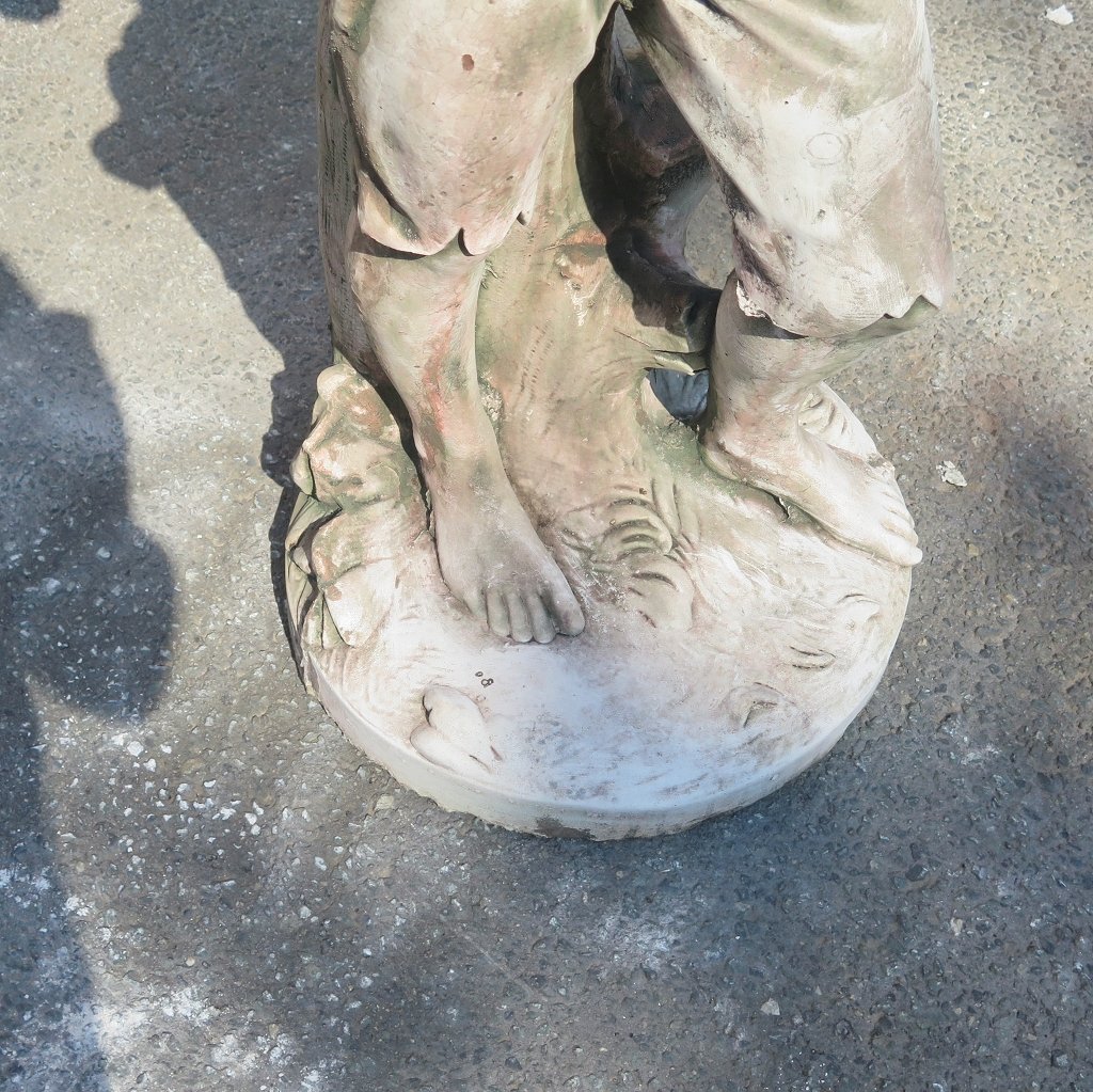 Wasserspeier Beton Junge mit Korb 1,10 m