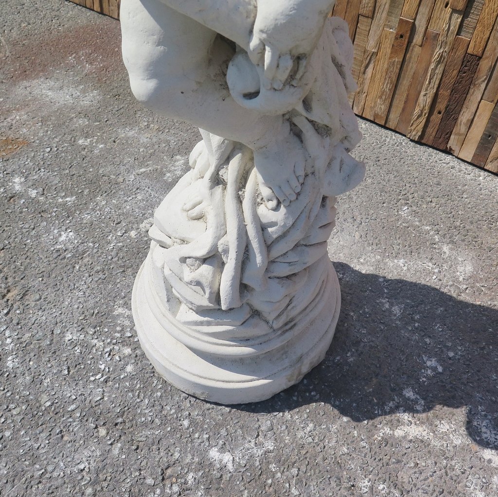 Wasserspeier Beton Putte mit Muschel 1,00 m