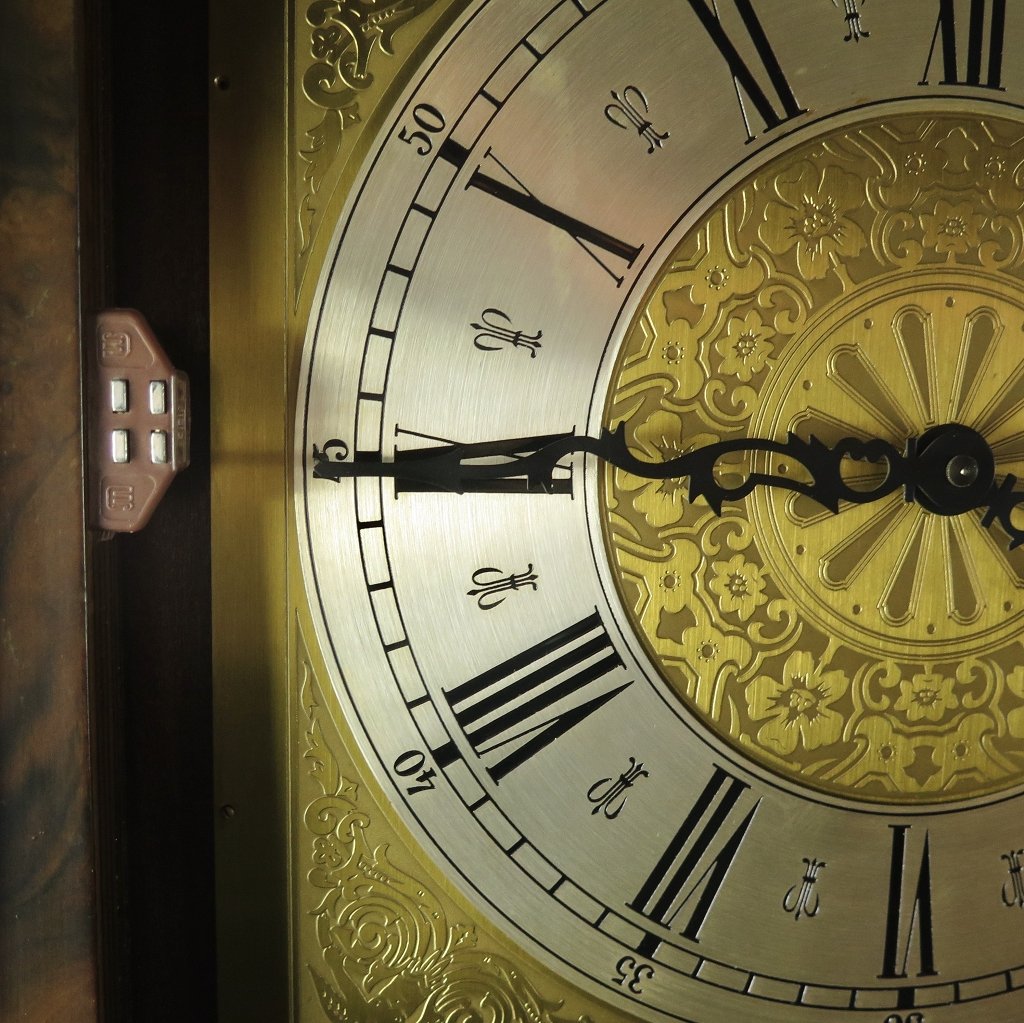 Standuhr Uhr Nussbaum
