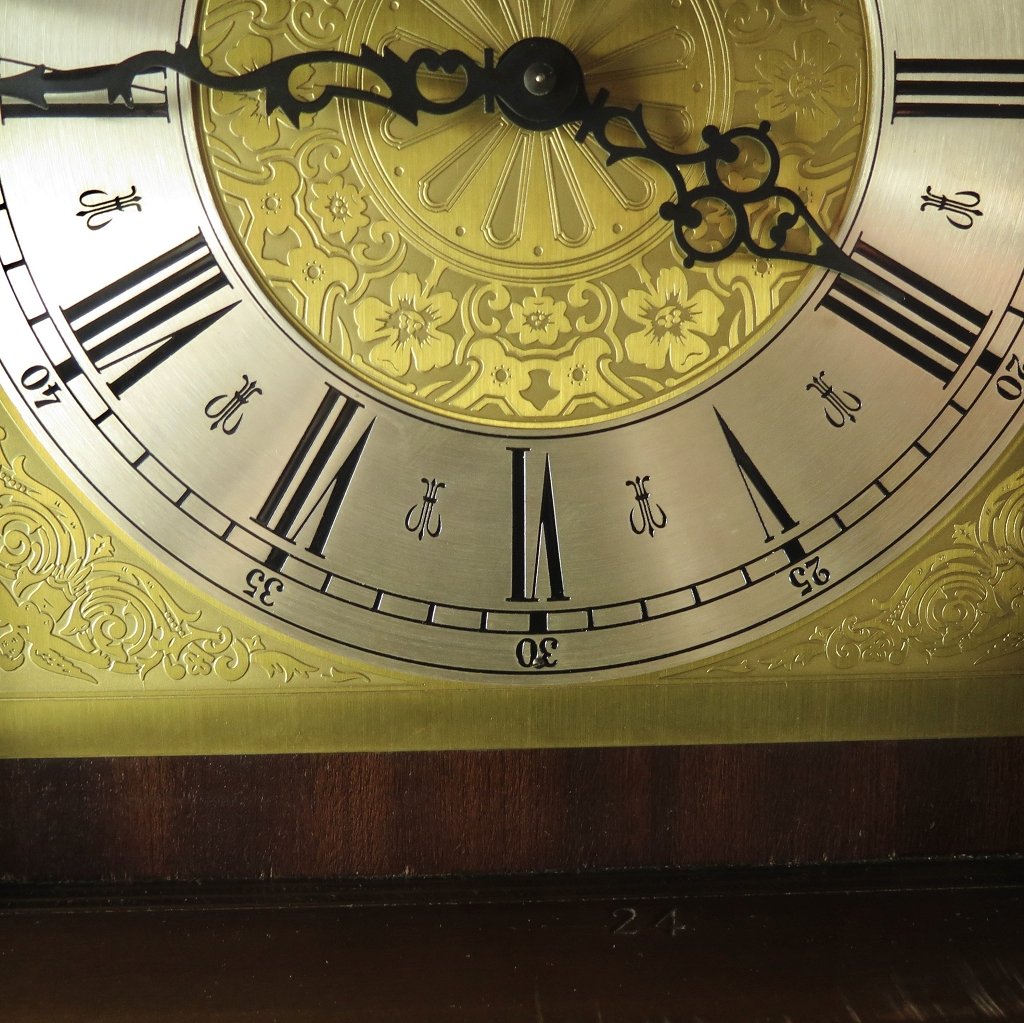 Standuhr Uhr Nussbaum