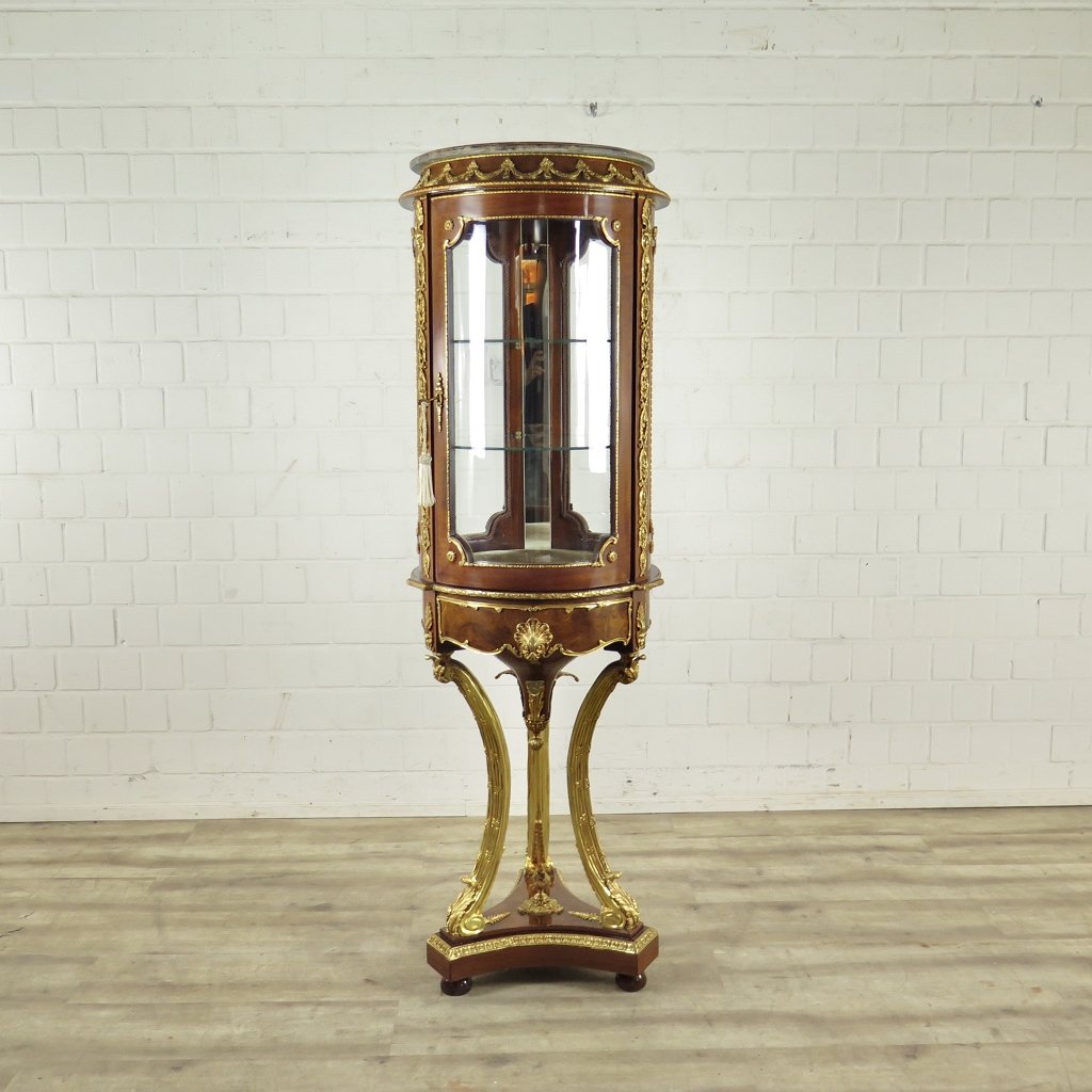 Vitrine Schaukasten Barockstil Nussbaum Marmor 1,47 m
