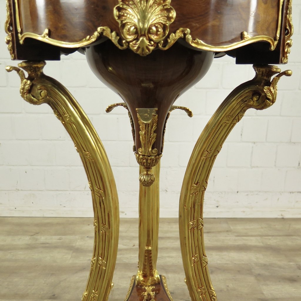 Vitrine Schaukasten Barockstil Nussbaum Marmor 1,47 m