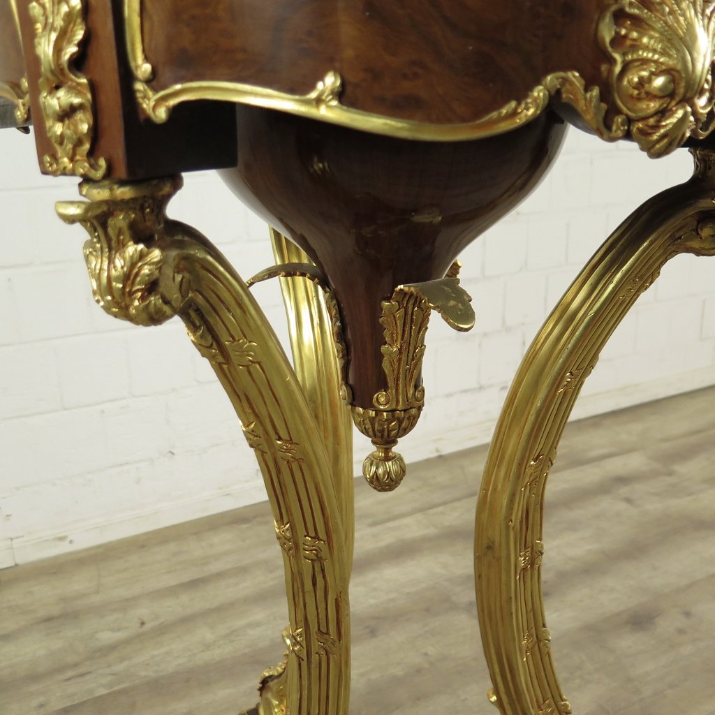 Vitrine Schaukasten Barockstil Nussbaum Marmor 1,47 m