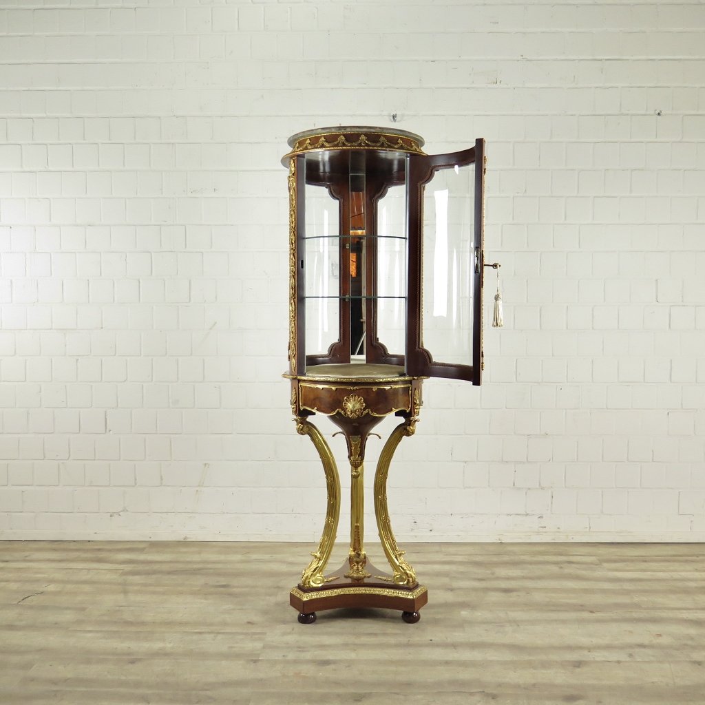Vitrine Schaukasten Barockstil Nussbaum Marmor 1,47 m