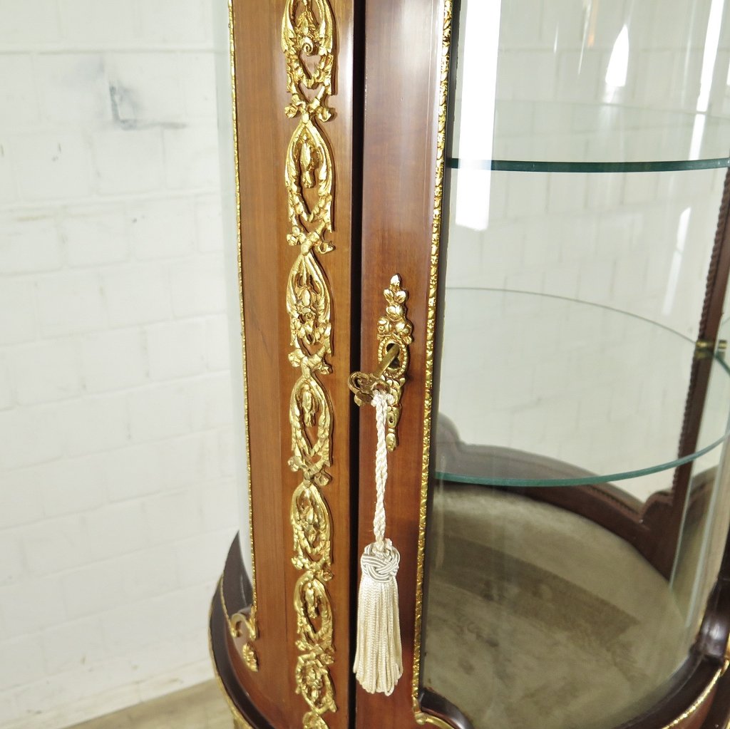 Vitrine Schaukasten Barockstil Nussbaum Marmor 1,47 m