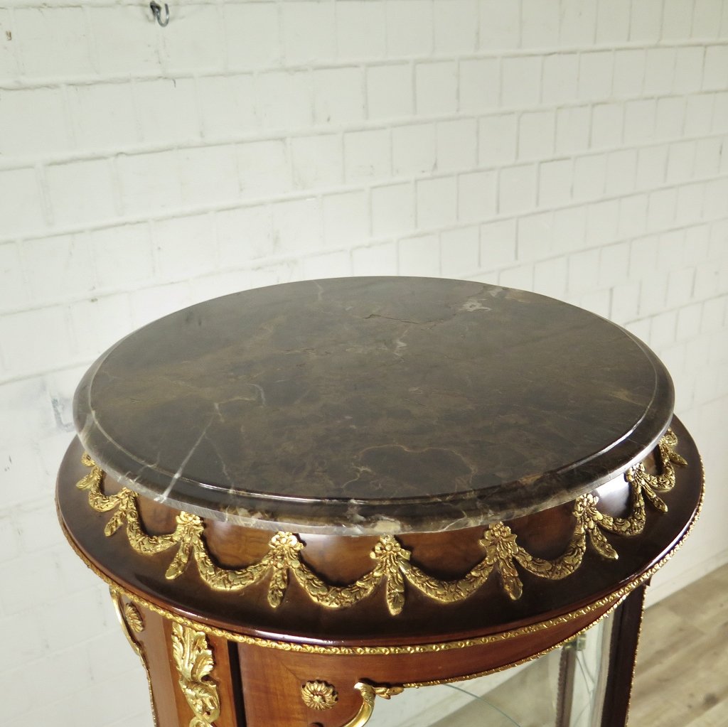 Vitrine Schaukasten Barockstil Nussbaum Marmor 1,47 m