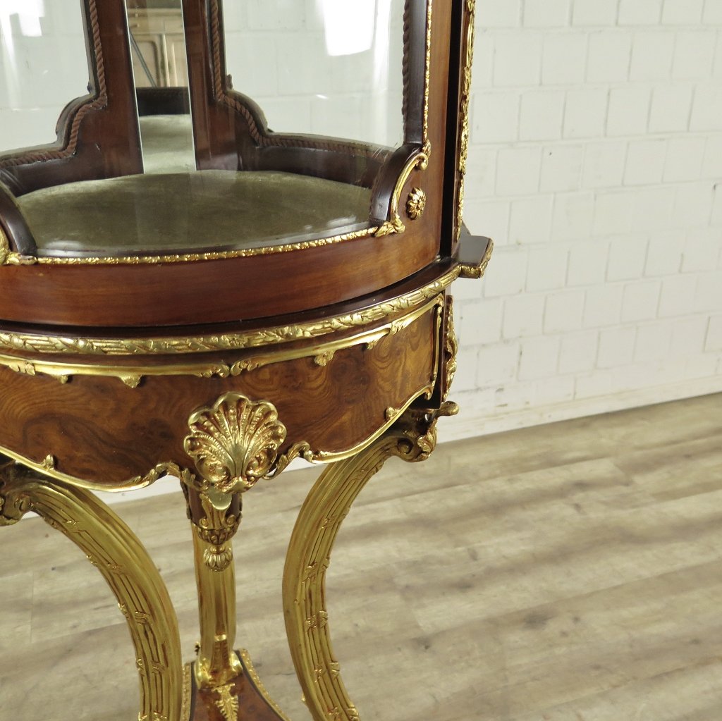 Vitrine Schaukasten Barockstil Nussbaum Marmor 1,47 m